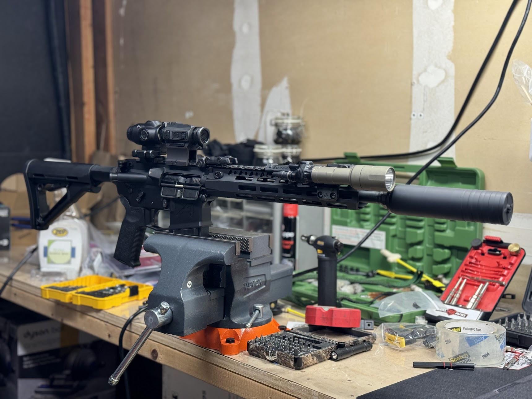 Optyka do airsoftu - która lepsza? Dobranie optyki do rozgrywek airsoftowych - kolimator czy luneta?